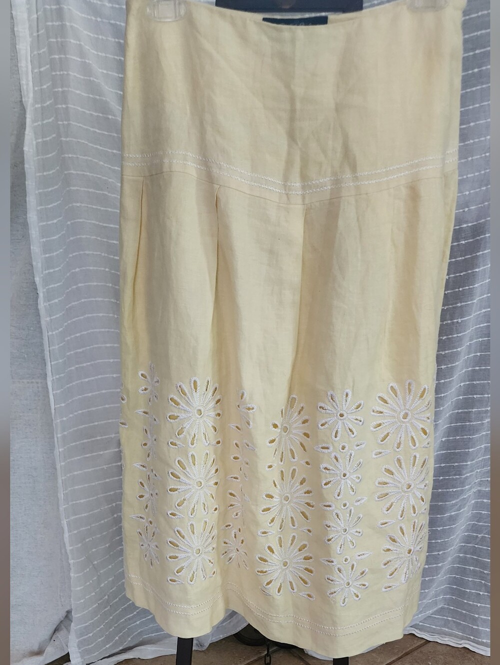 Peck & Peck Linen Pale Yellow Eyelet Daisy A-Line Skirt